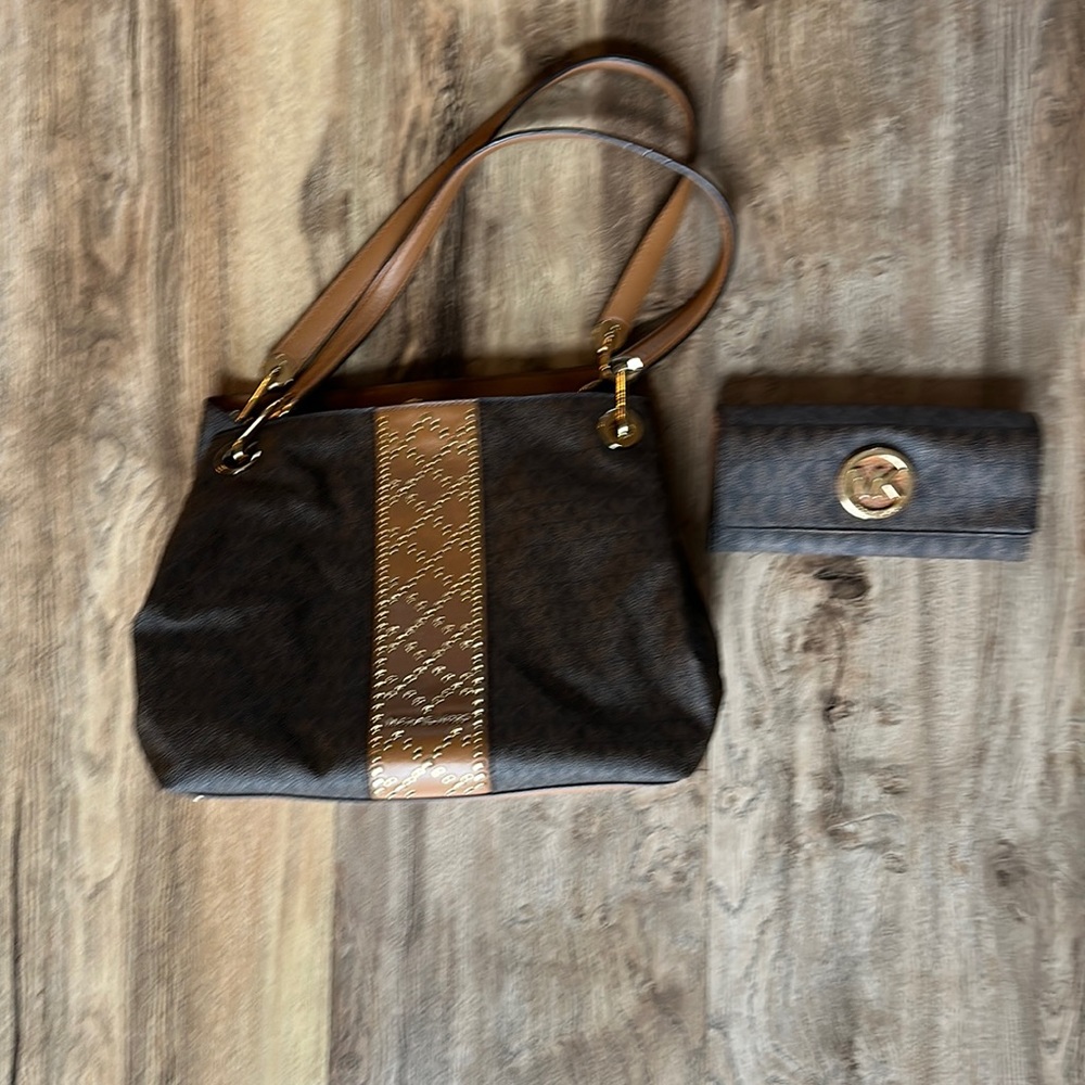 Michael Kors shoulder bag and matching wallet!